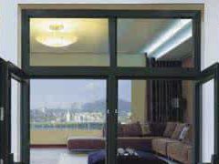 鋁合金門窗組角方式優(yōu)劣對比：活動角碼VS擠角式