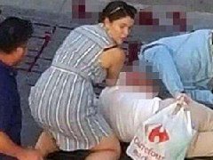 巴塞羅那恐襲事件，中國游客親眼見：大街上躺